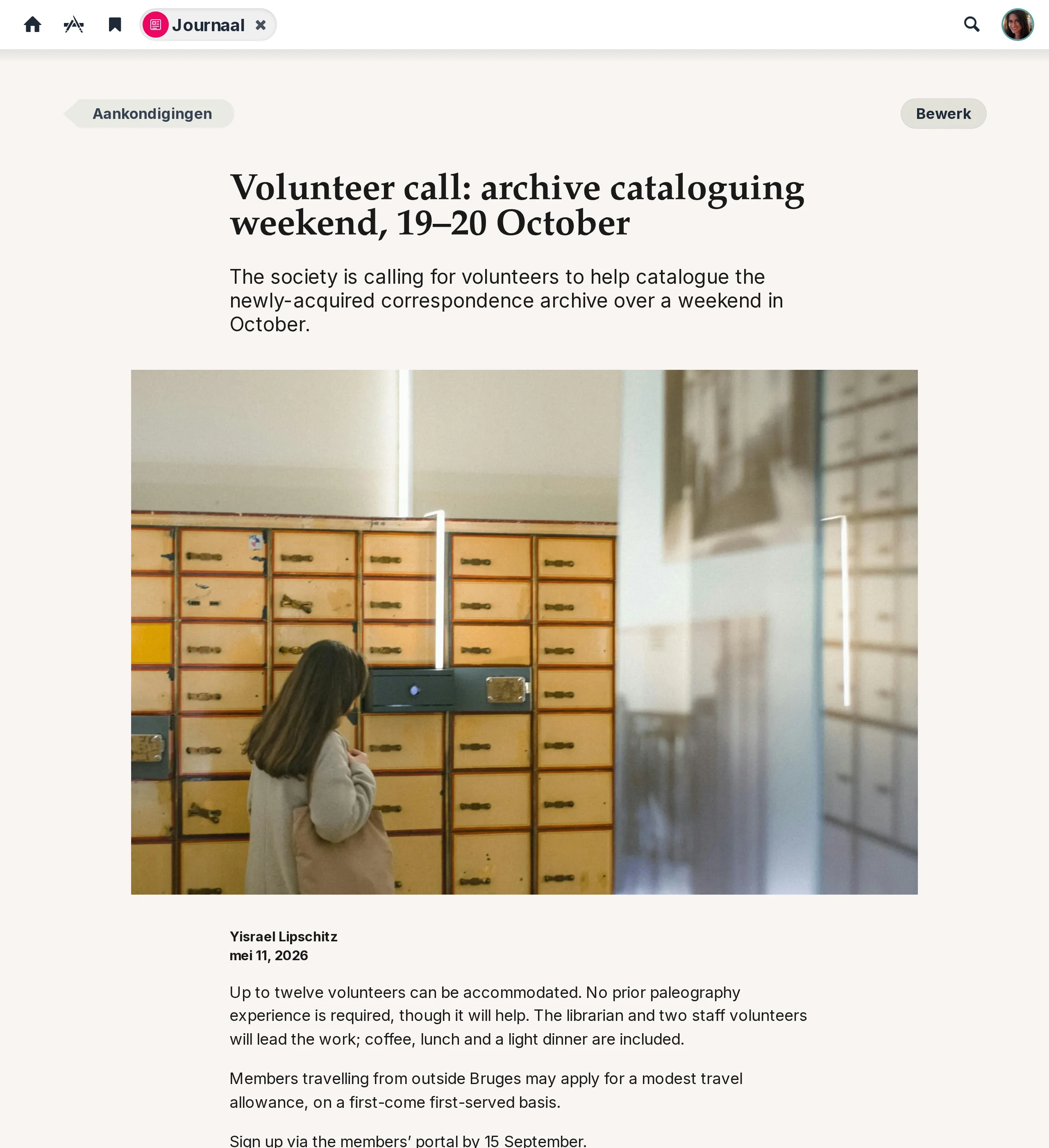 Een Nieuwsbrief-artikelpagina met kop, inleiding en bijbehorende media